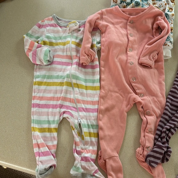 Lot of 5 3-6 mo baby l’oved baby magnetic me - Picture 2 of 5